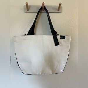 Lululemon Clean Lines Canvas Tote Bag 22L